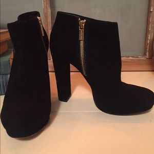 Michael Kors black heels size 6